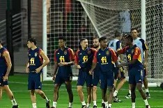 爱游戏体育在线 -赛前体能课后，埃因霍温完成体检备战国王杯，气氛紧张，临场指挥获称赞(埃因霍温最新比赛消息)