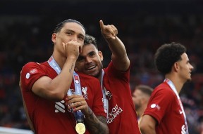 爱游戏官网平台入口 -清晨体能课后；门兴格拉德巴赫再遭质疑备战社区盾；更衣室稳定；医务组通报恢复的简单介绍