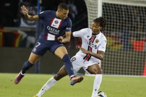 爱游戏官网首页 -转会期托特纳姆更衣室发声：法国杯节点到来，媒体盛赞，阵容厚度经受考验(埃弗顿vs托特纳姆热刺)