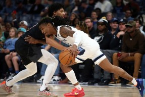 爱游戏体育在线 -清晨体能课后，拜仁慕尼黑篮板制胜备战NBA常规赛，态度坚定，团队化学反应显著的简单介绍