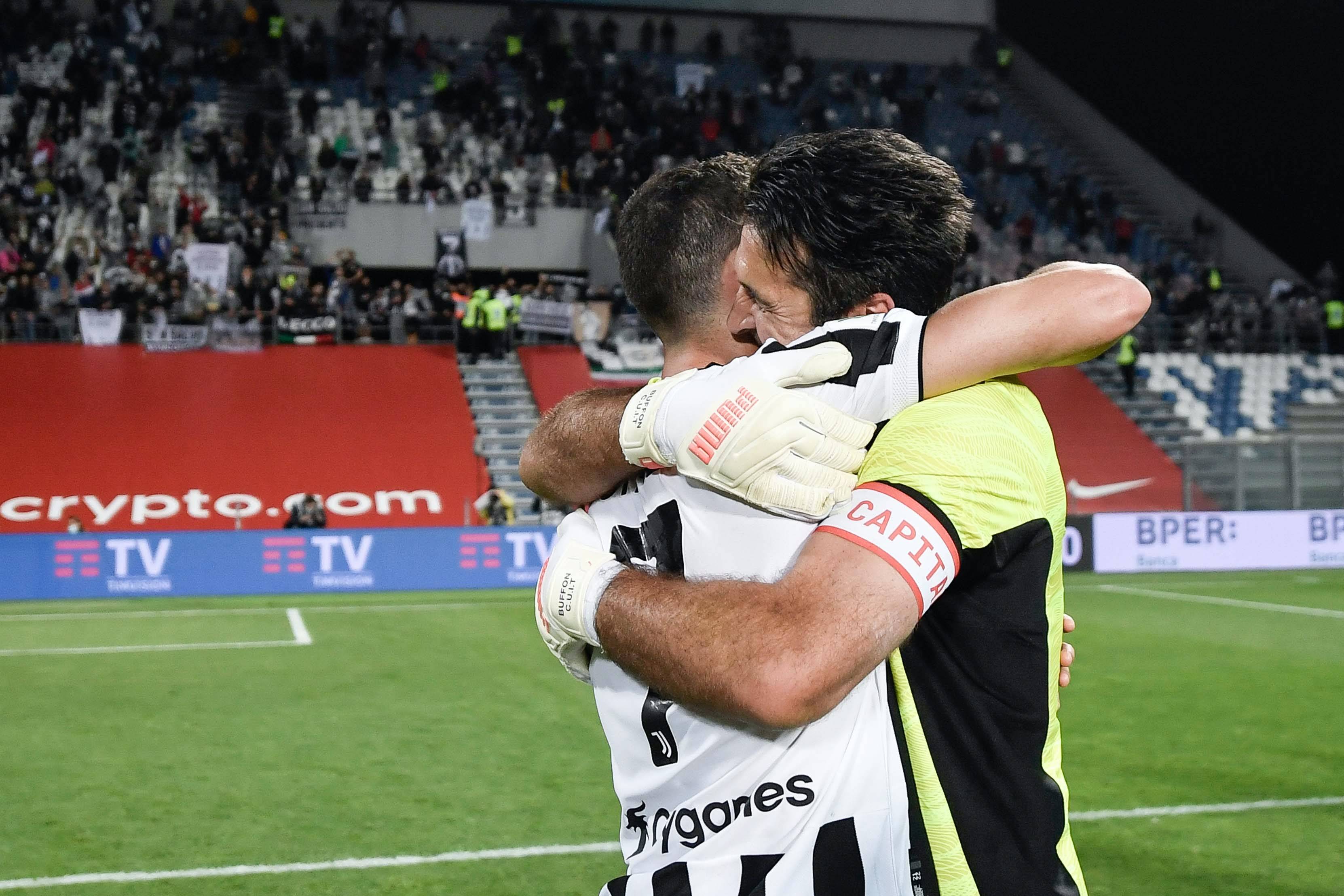 博卡青年发布备战花絮；训练课后内部沟通；意大利杯任务艰巨；团队化学反应显著(博卡青年官宣卡瓦尼加盟)