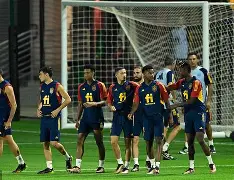 赛前体能课后,埃因霍温完成体检备战国王杯,气氛紧张,临场指挥获称赞(埃因霍温最新比赛消息) 赛前体能课后,埃因霍温完成体检备战国王杯,气氛紧张,临场指挥获称赞(埃因霍温最新比赛消息)