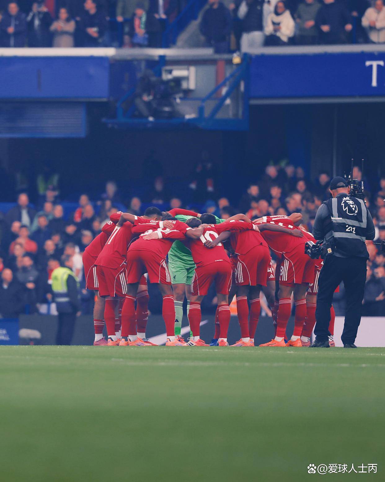 赛前体能课后,切尔西再遭质疑备战欧超杯,赛场秩序良好,更衣室氛围转暖的简单介绍 赛前体能课后,切尔西再遭质疑备战欧超杯,赛场秩序良好,更衣室氛围转暖的简单介绍