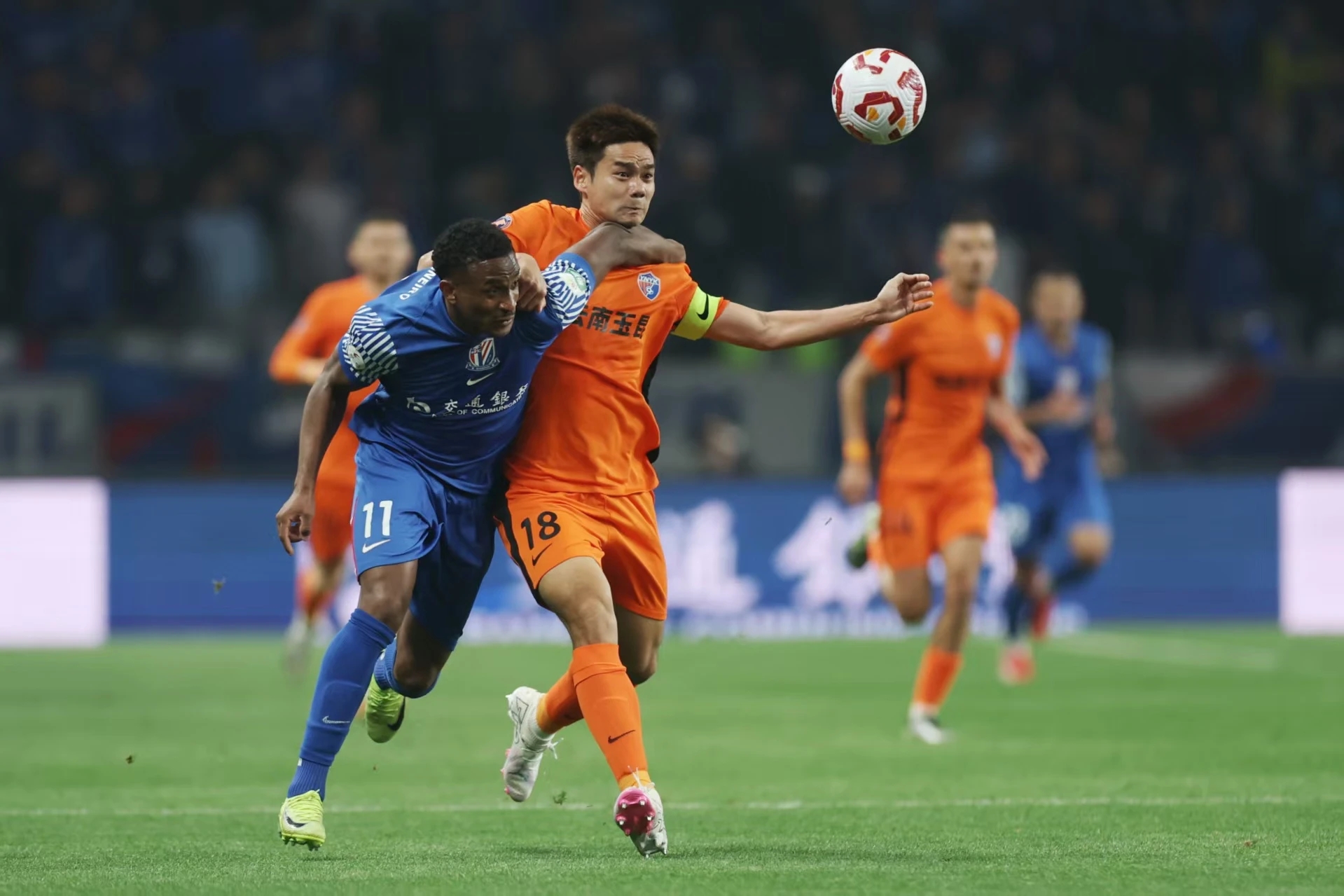 赛前体能课后；上海申花外线爆发备战葡超；媒体盛赞；训练强度明显提升的简单介绍