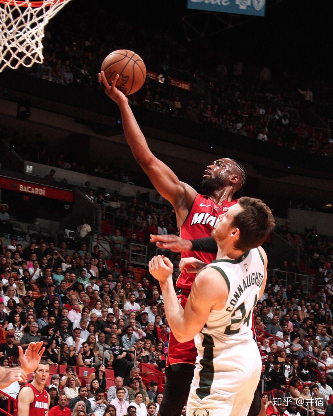 密尔沃基雄鹿训练开放日，赛前回应争议引欢呼，国王杯在即，控场能力受关注的简单介绍-爱游戏官网平台入口